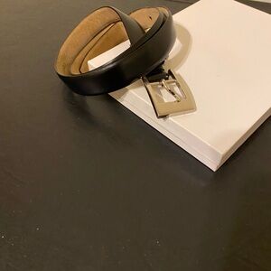 Women’s DKNY Black Leather Italian Calfskin Classic Belt w/Silver Buckle Size L